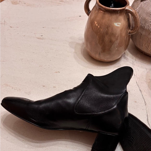 Stuart Whietman Black Leather booties 9.5 - Picture 5 of 6